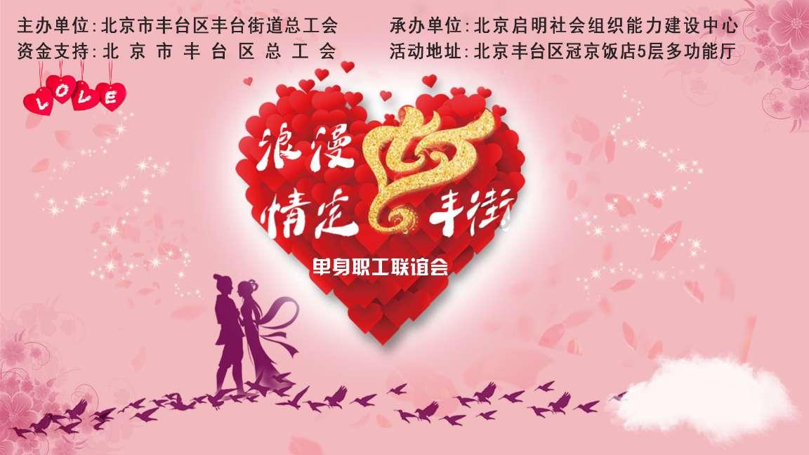 新余“1·24”火灾事故现场对面摆满鲜花，市民自发前来悼念，还有人送来炸鸡可乐